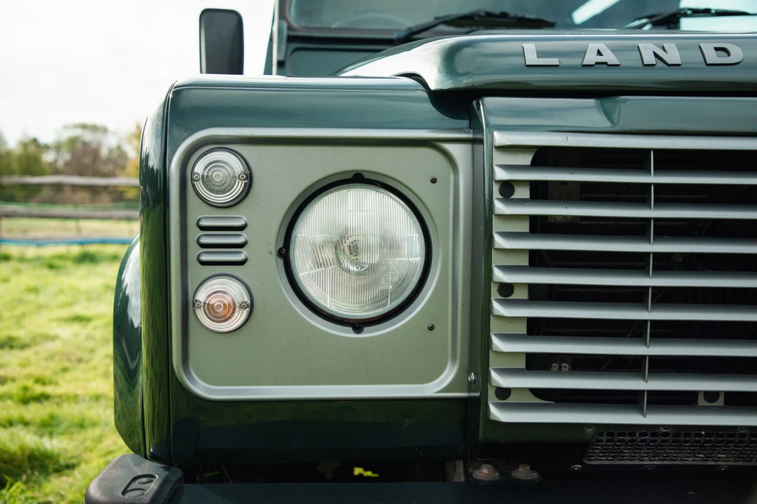 2010 Land Rover Defender 110 - Image 22 of 31
