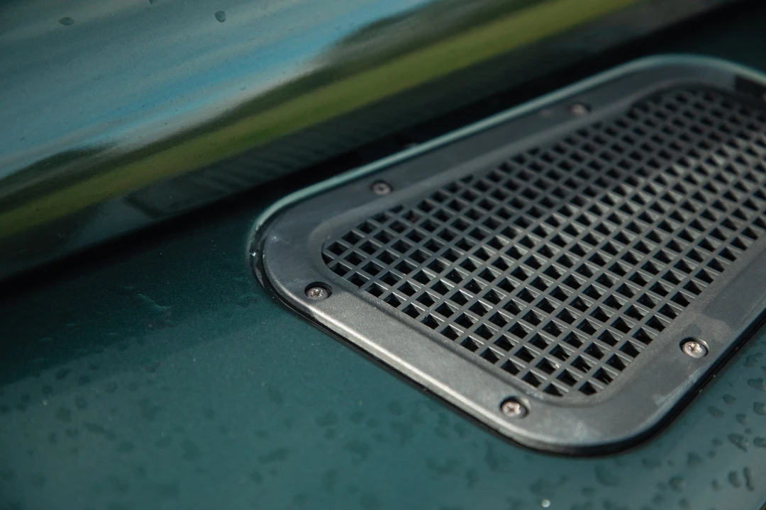 2010 Land Rover Defender 110 - Image 28 of 31