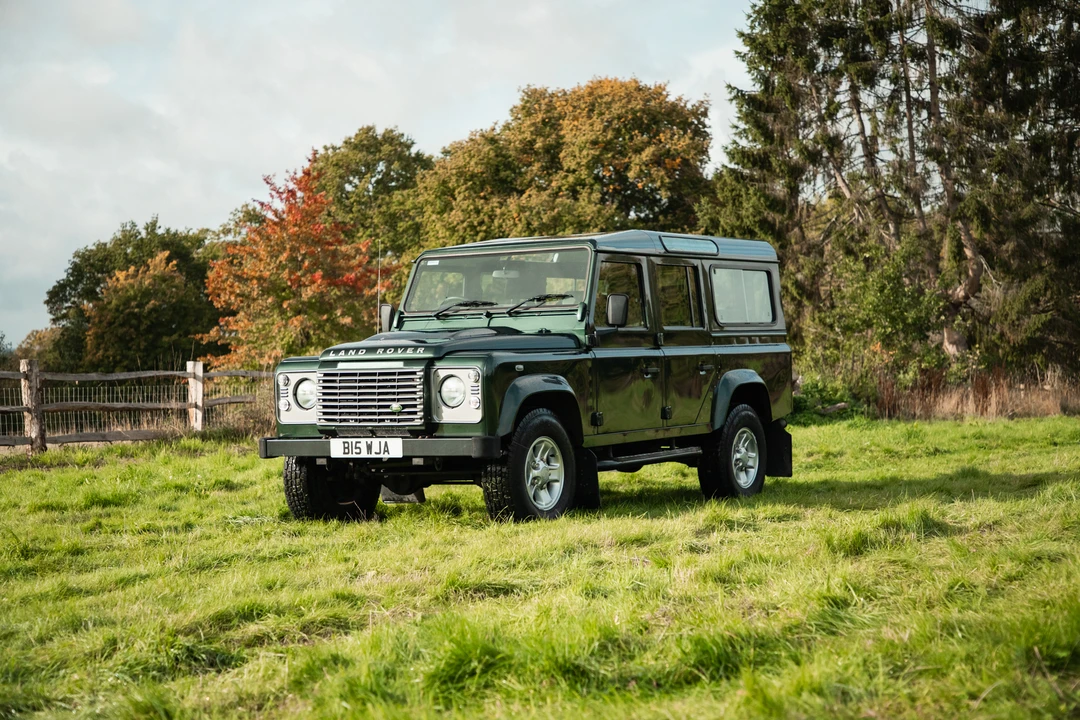 2010 Land Rover Defender 110 - Image 12 of 31