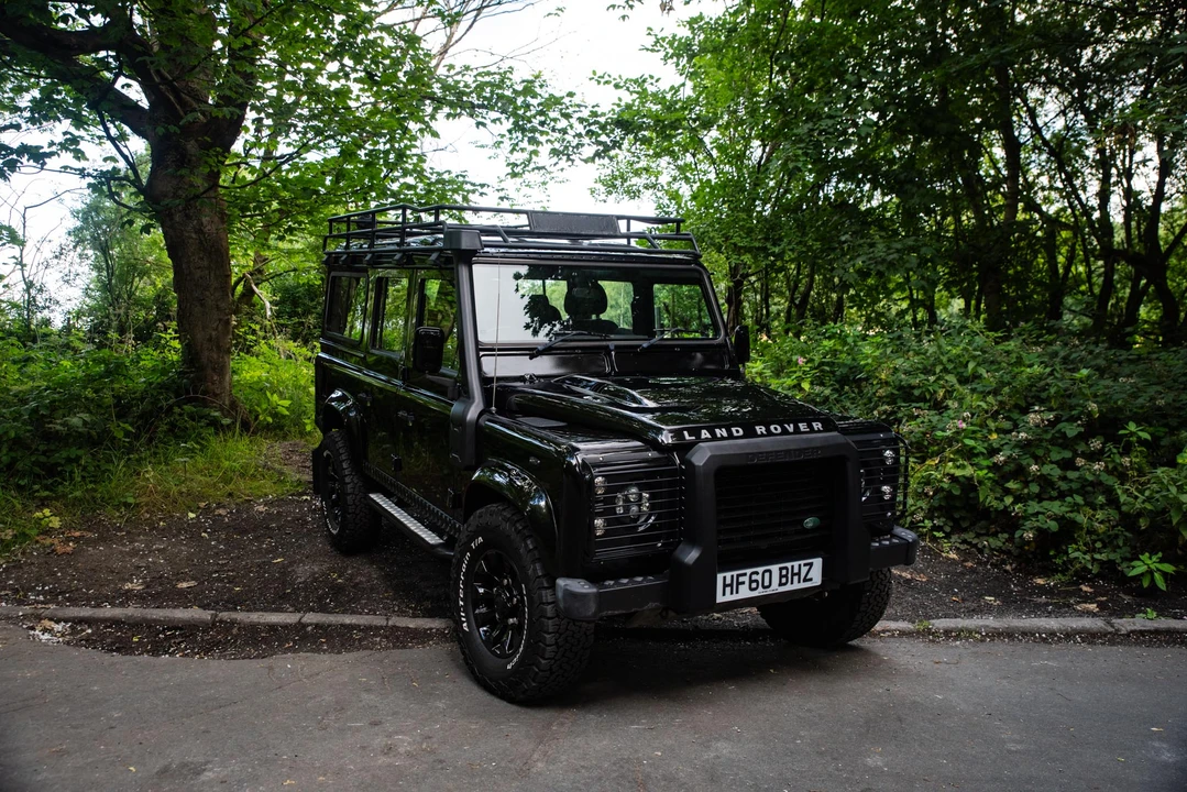 2010 Land Rover Defender 110 - Image 3 of 31