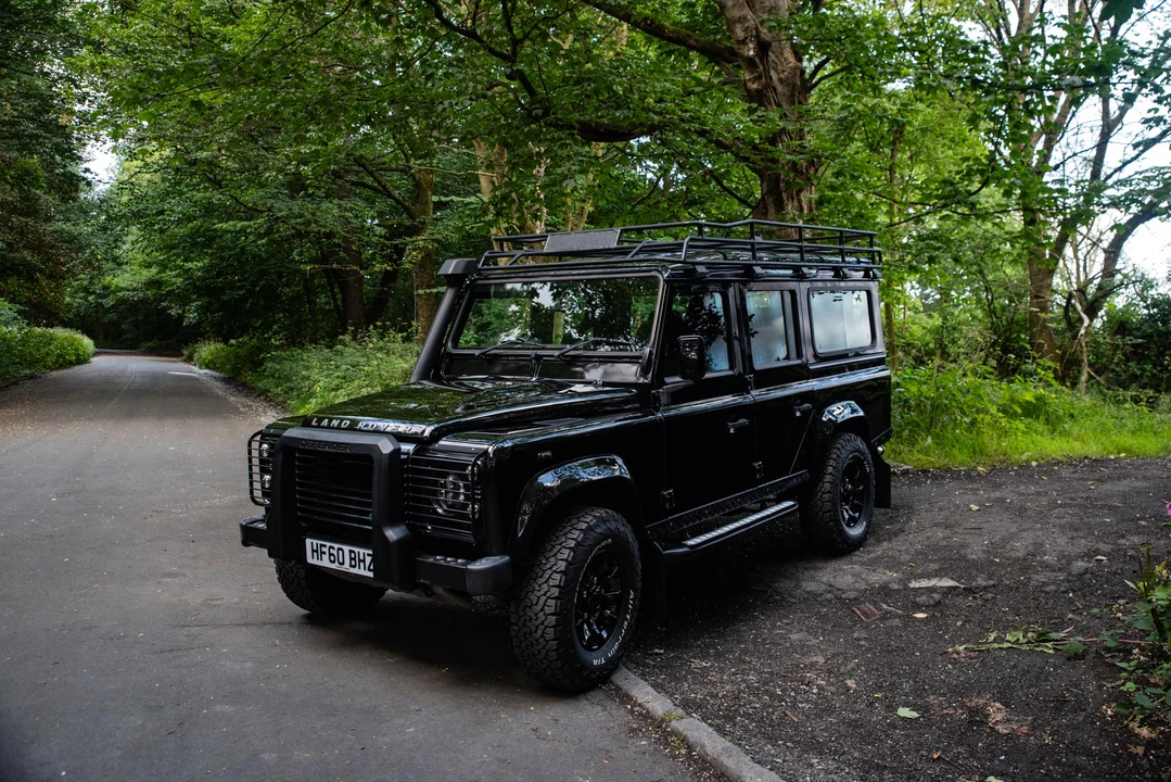2010 Land Rover Defender 110 - Image 4 of 31