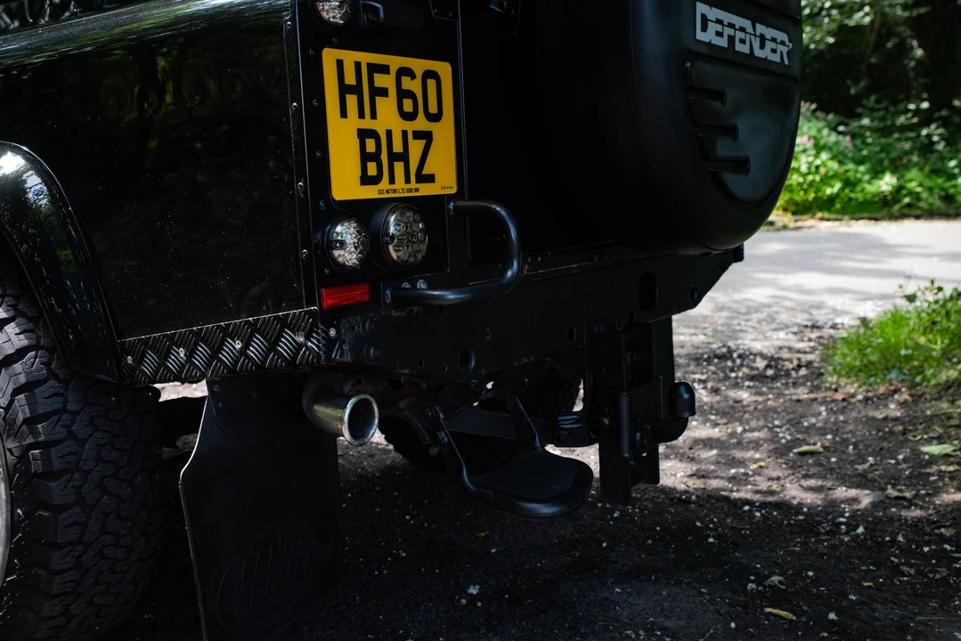2010 Land Rover Defender 110 - Image 27 of 31