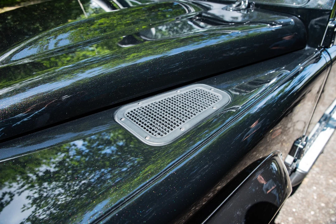 2010 Land Rover Defender 110 - Image 19 of 31