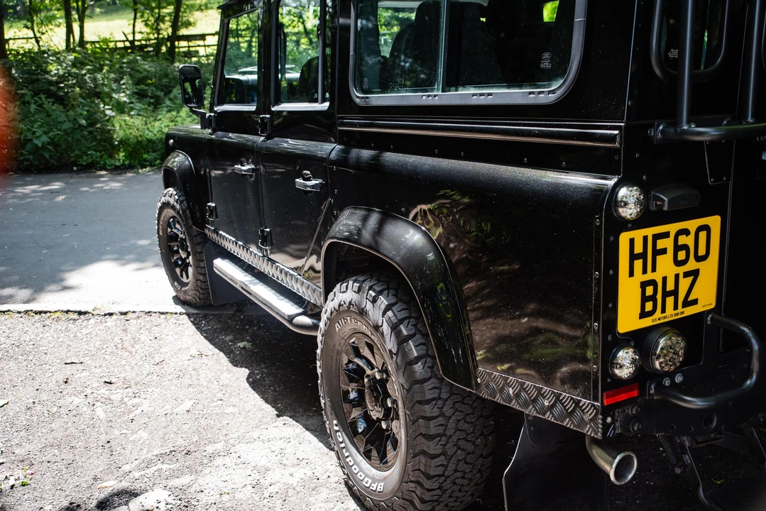 2010 Land Rover Defender 110 - Image 30 of 31