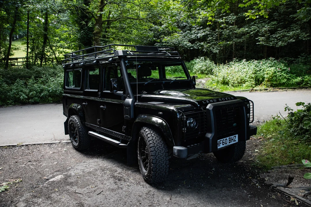 2010 Land Rover Defender 110 - Image 8 of 31