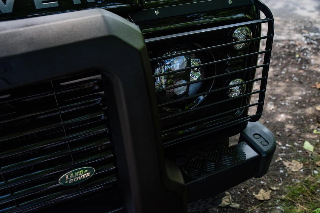 2010 Land Rover Defender 110 - Image 22 of 31