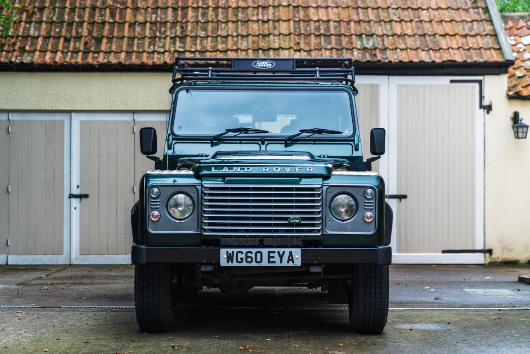 2010 Land Rover Defender 110 - Image 3 of 31