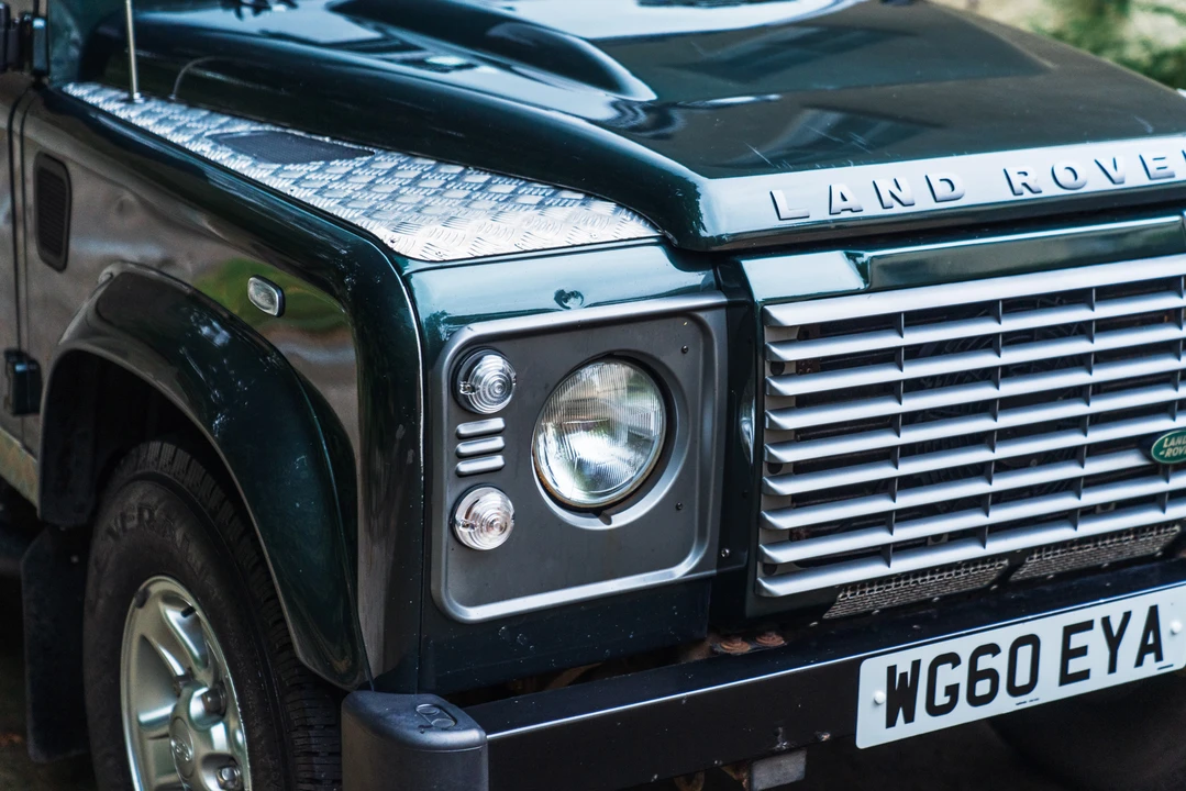 2010 Land Rover Defender 110 - Image 22 of 31
