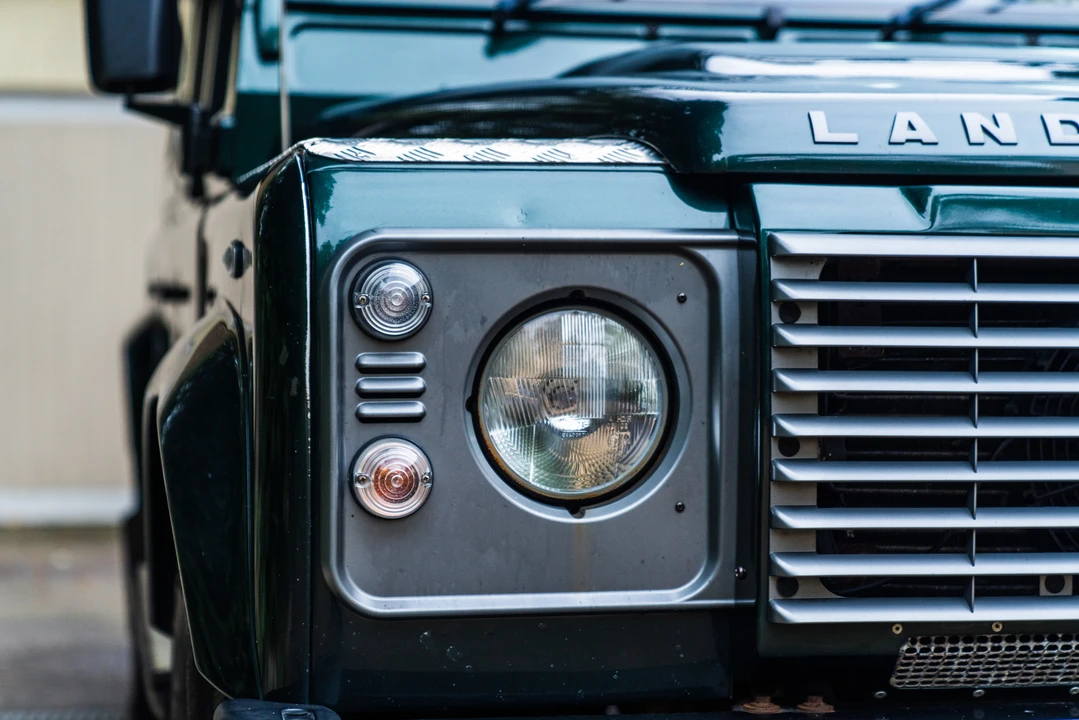 2010 Land Rover Defender 110 - Image 23 of 31