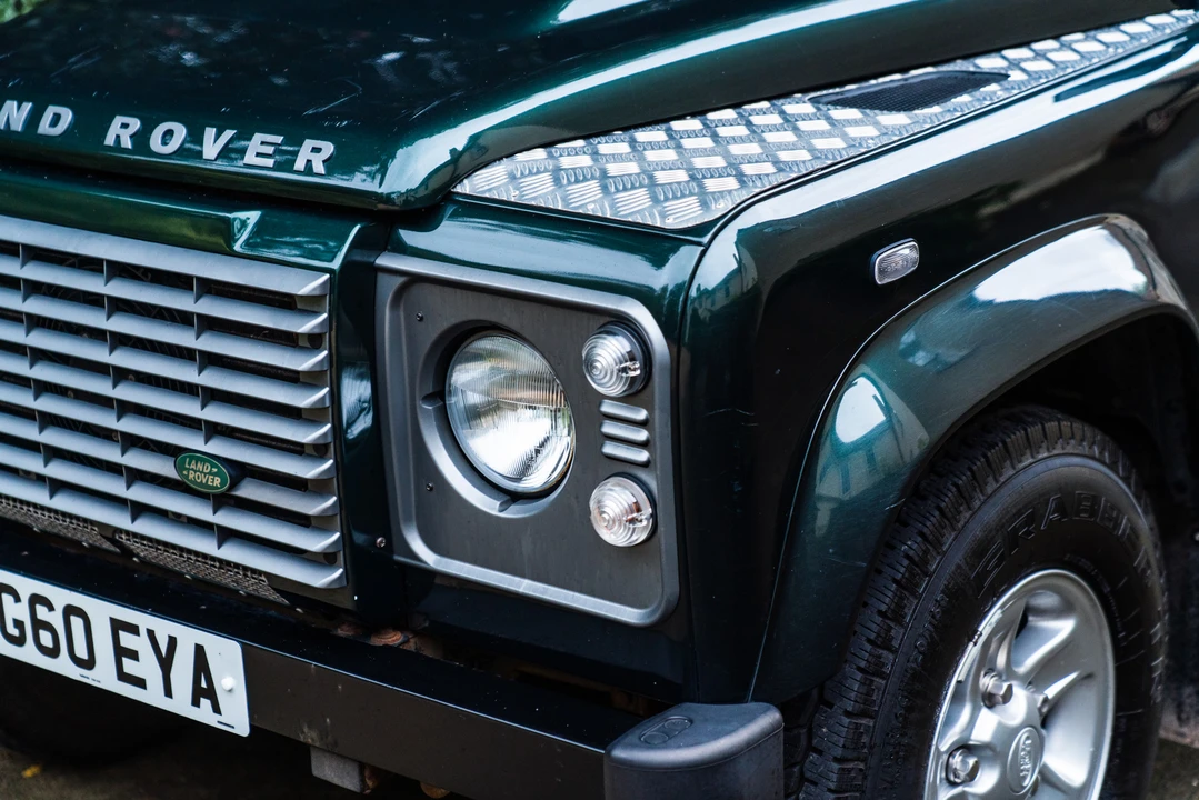 2010 Land Rover Defender 110 - Image 26 of 31