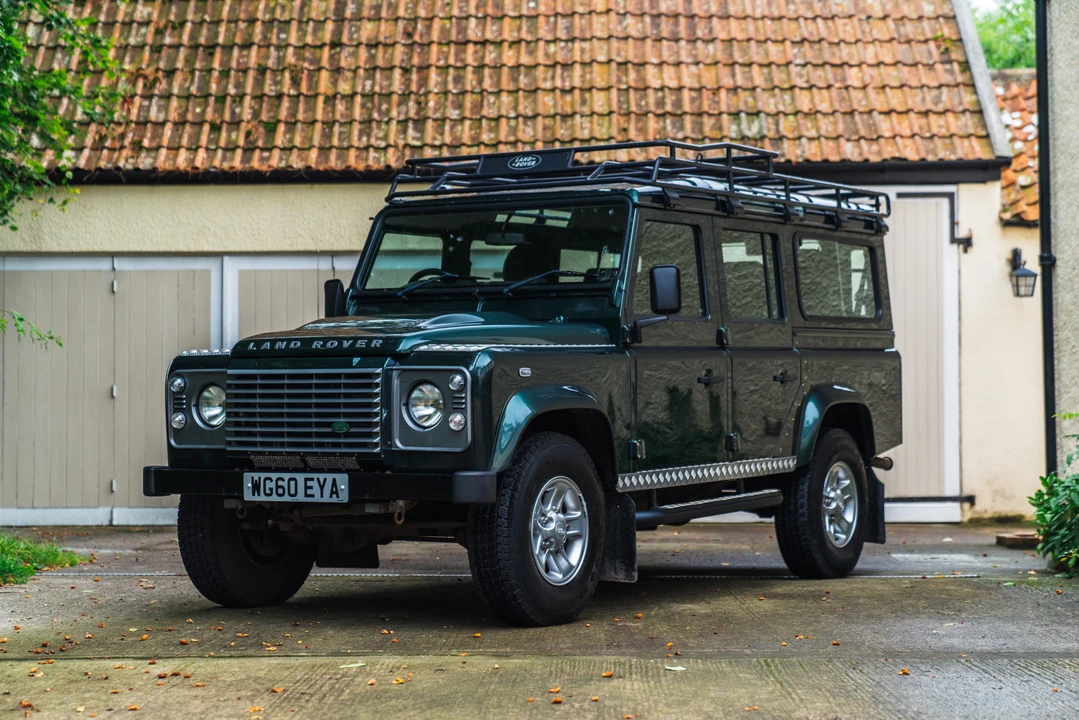 2010 Land Rover Defender 110 - Image 4 of 31
