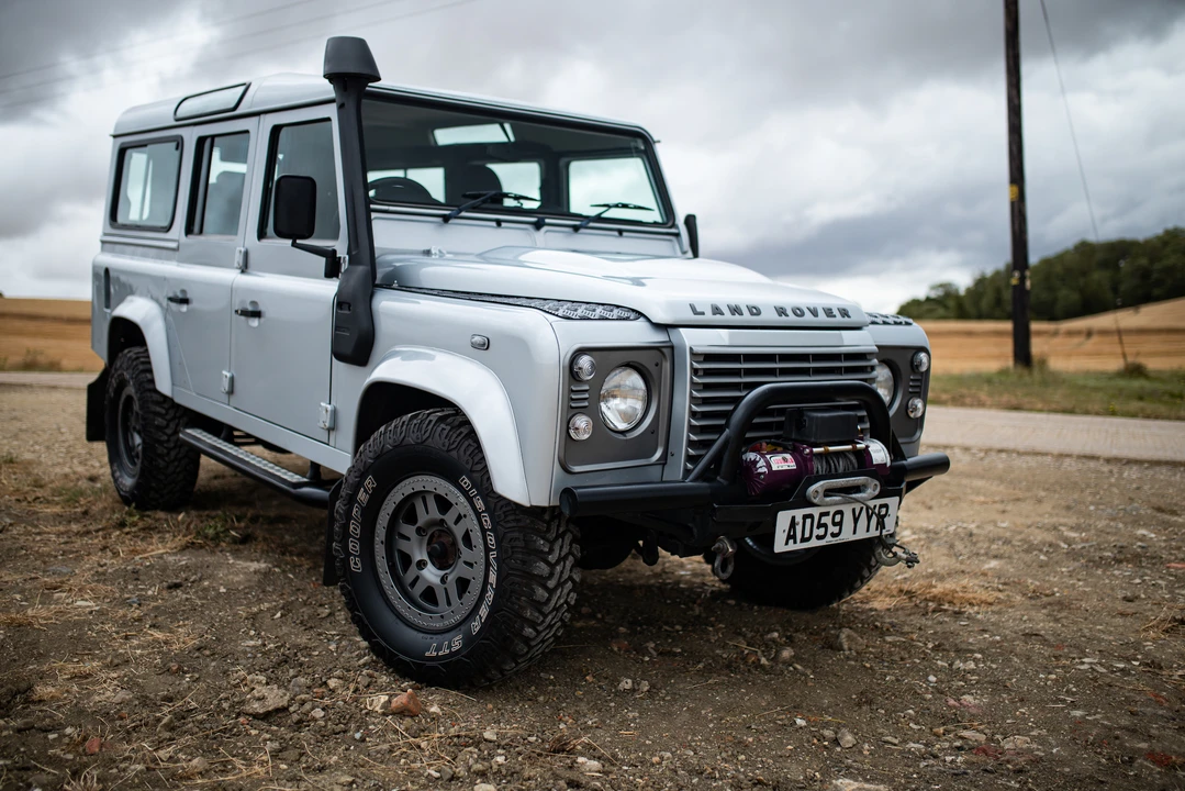 2010 Land Rover Defender 110 - Image 25 of 31