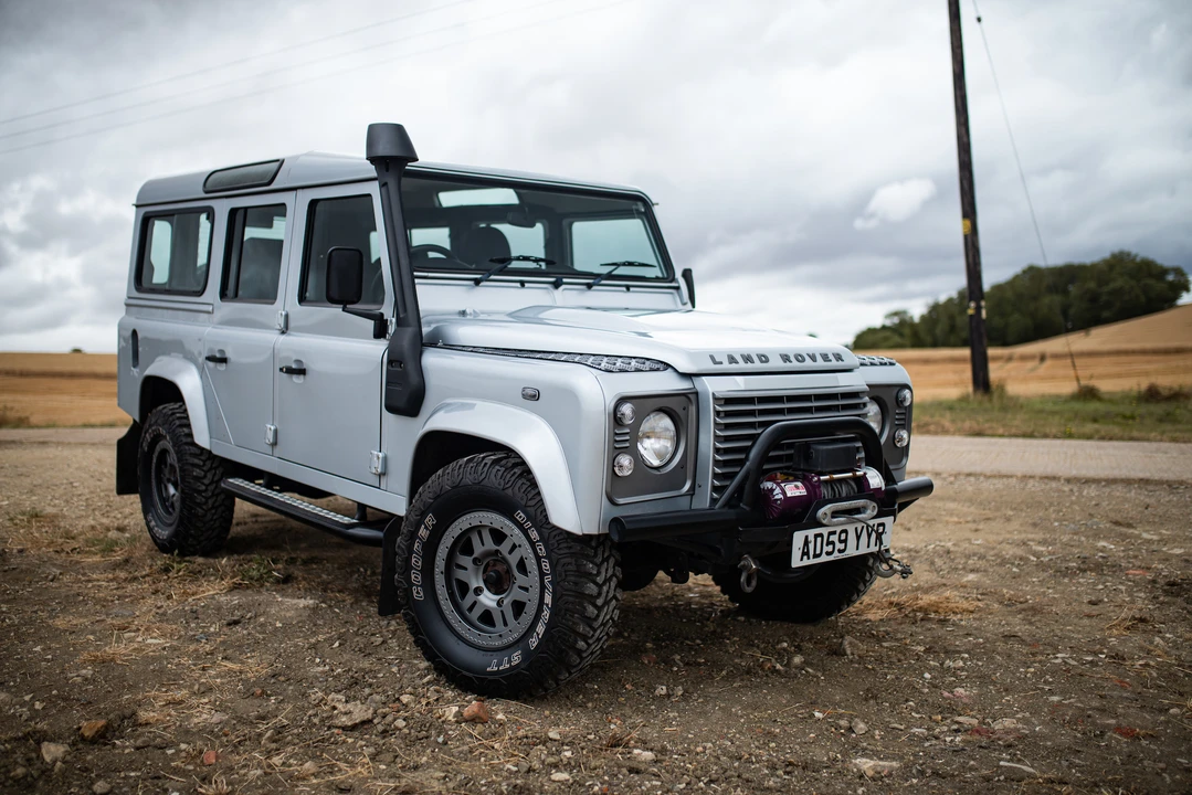 2010 Land Rover Defender 110 - Image 24 of 31