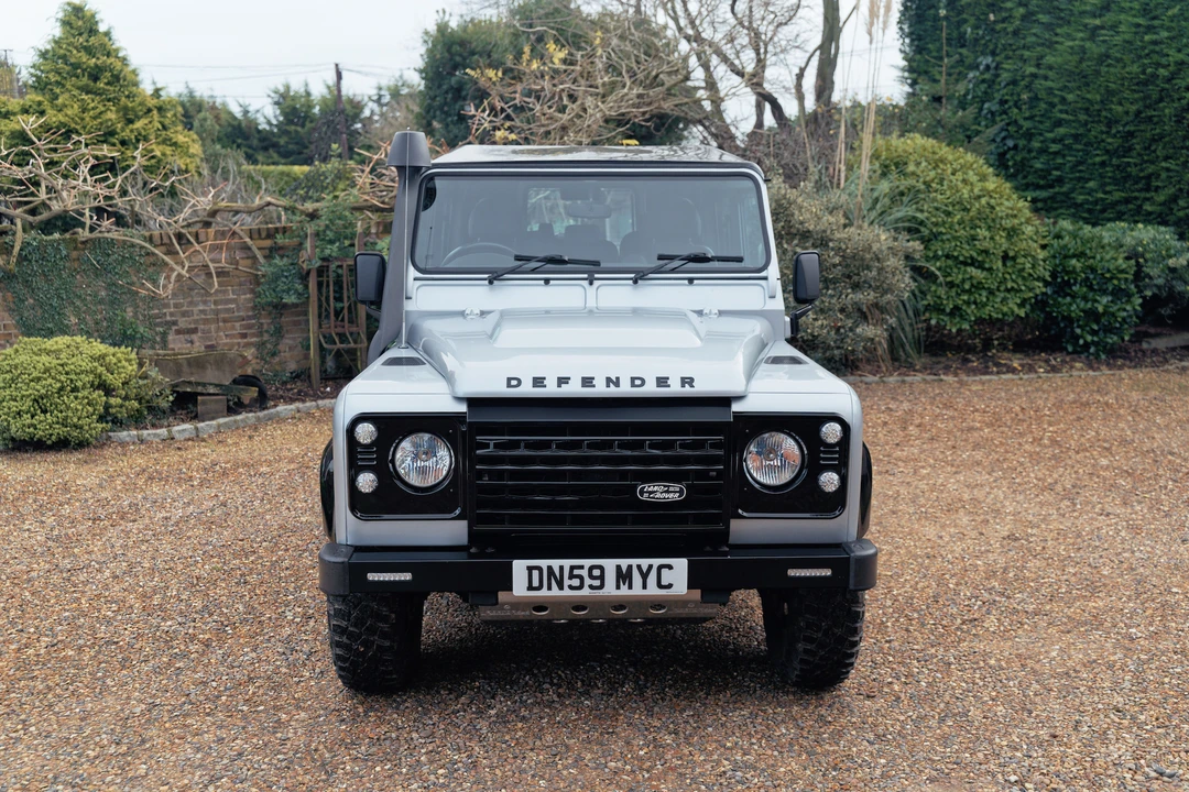 2010 Land Rover Defender 110 - Image 3 of 31