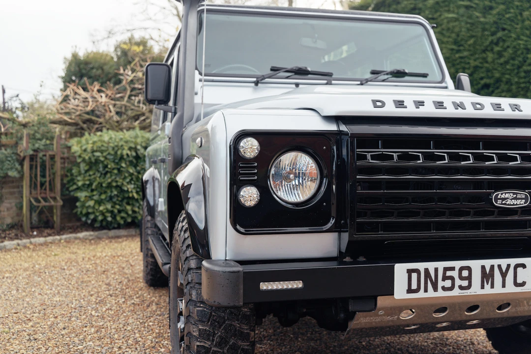 2010 Land Rover Defender 110 - Image 26 of 31