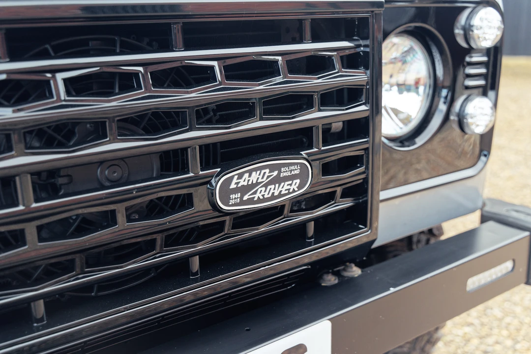 2010 Land Rover Defender 110 - Image 28 of 31