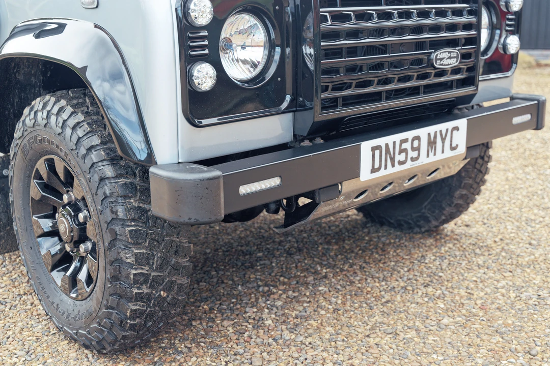 2010 Land Rover Defender 110 - Image 29 of 31