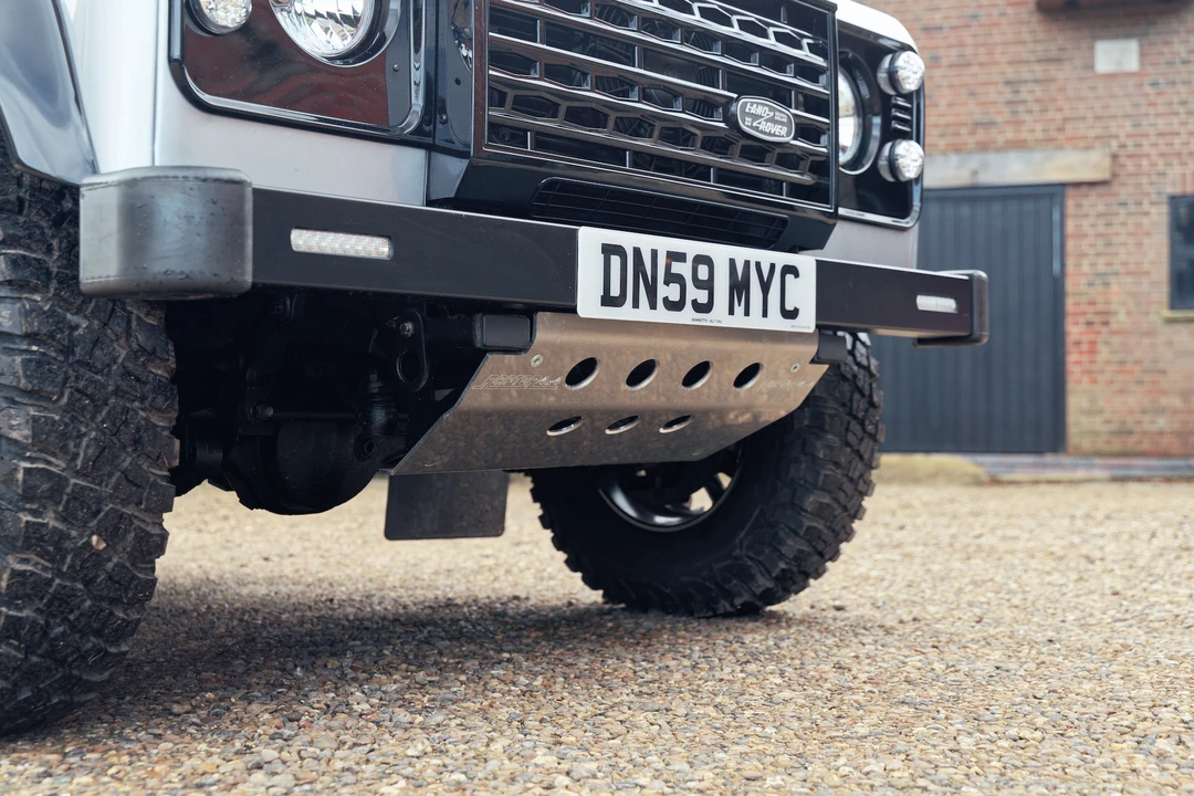 2010 Land Rover Defender 110 - Image 30 of 31