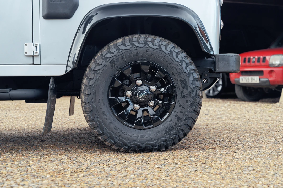 2010 Land Rover Defender 110 - Image 31 of 31