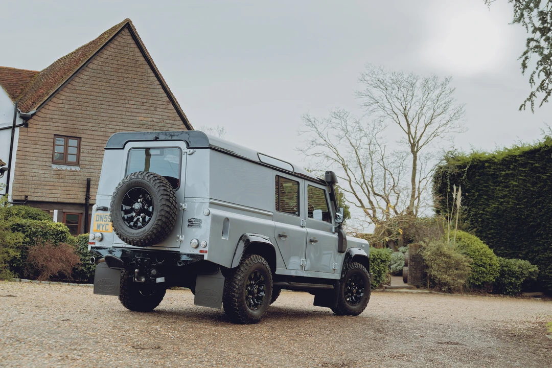 2010 Land Rover Defender 110 - Image 23 of 31