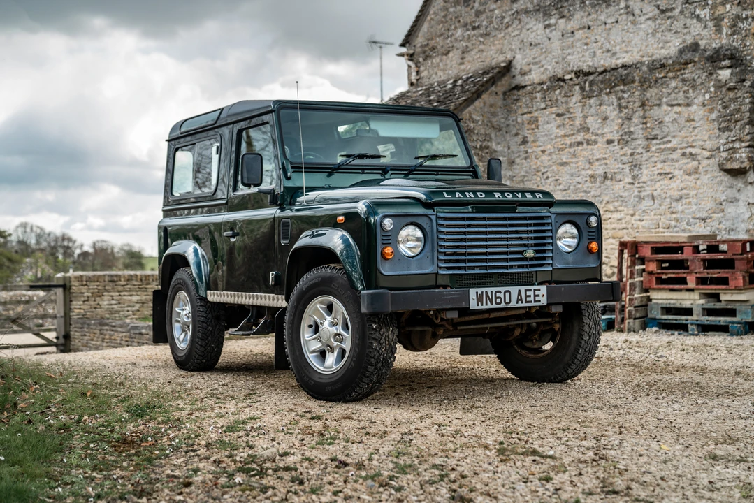 2010 Land Rover Defender 90 - Image 18 of 31