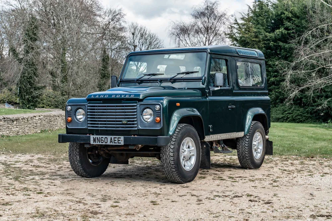 2010 Land Rover Defender 90 - Image 12 of 31
