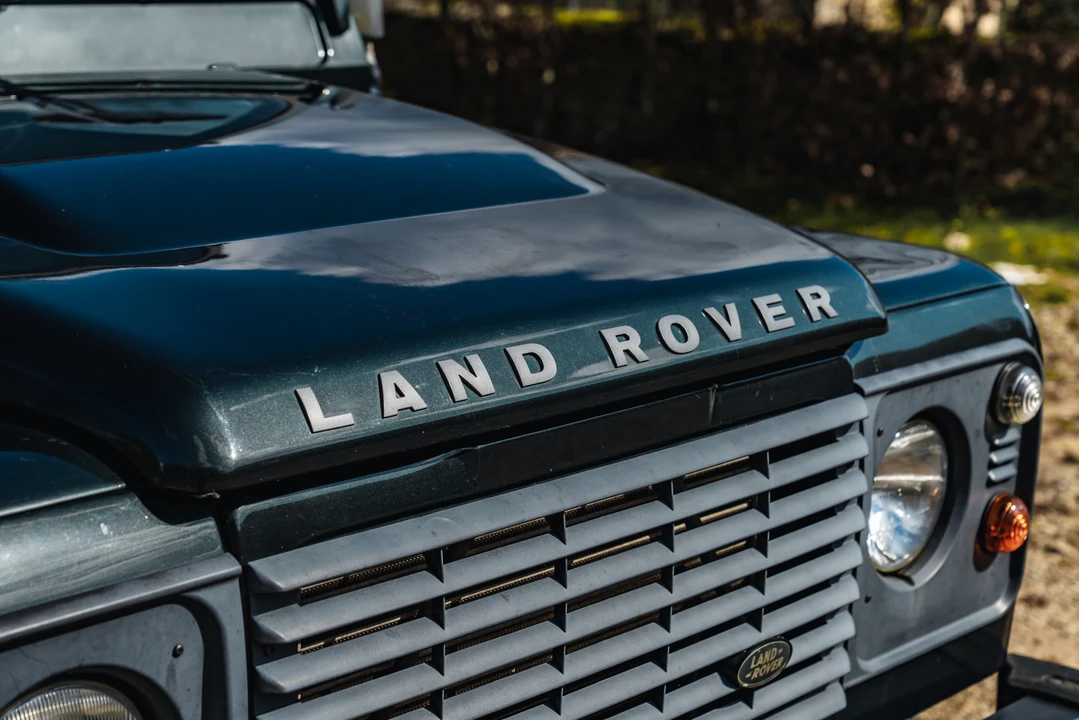 2010 Land Rover Defender 90 - Image 27 of 31