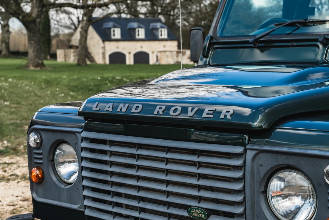 2010 Land Rover Defender 90 - Image 28 of 31