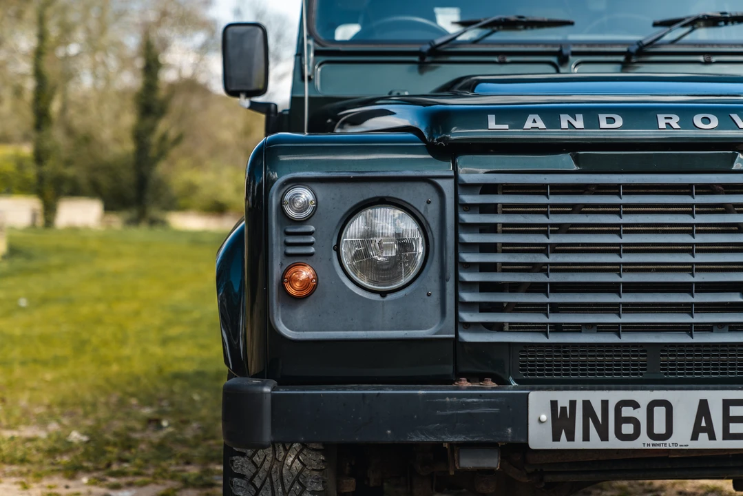 2010 Land Rover Defender 90 - Image 29 of 31