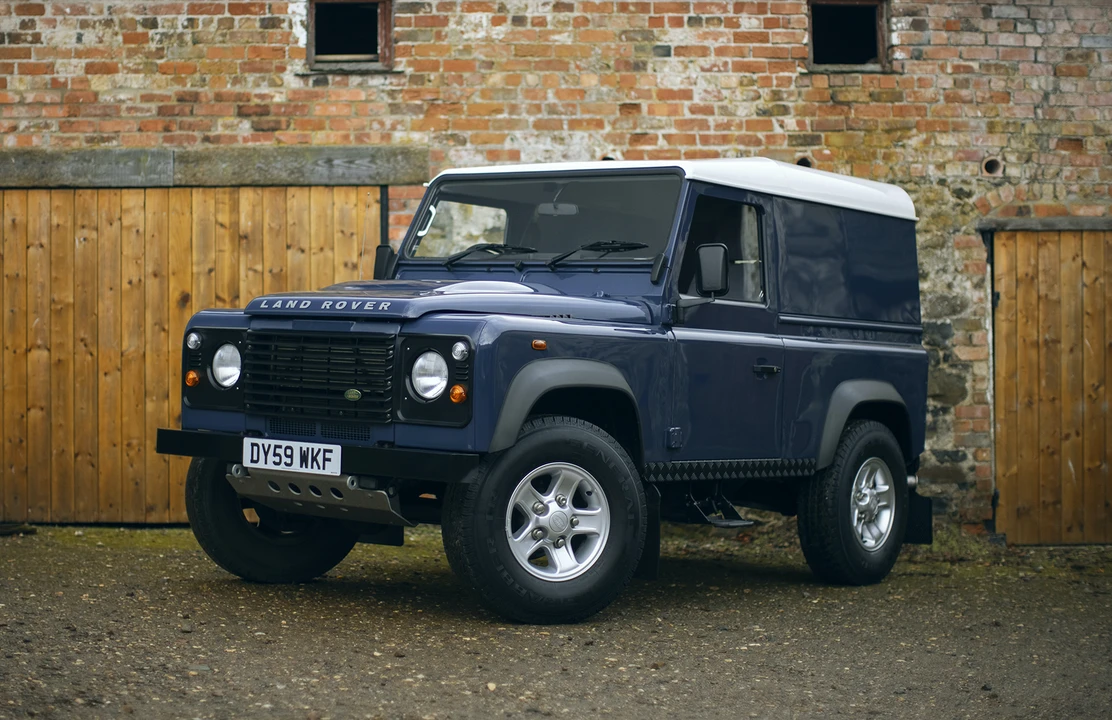 2010 Land Rover Defender 90 - Image 2 of 31