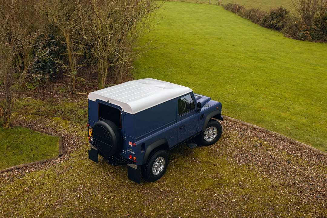 2010 Land Rover Defender 90 - Image 12 of 31