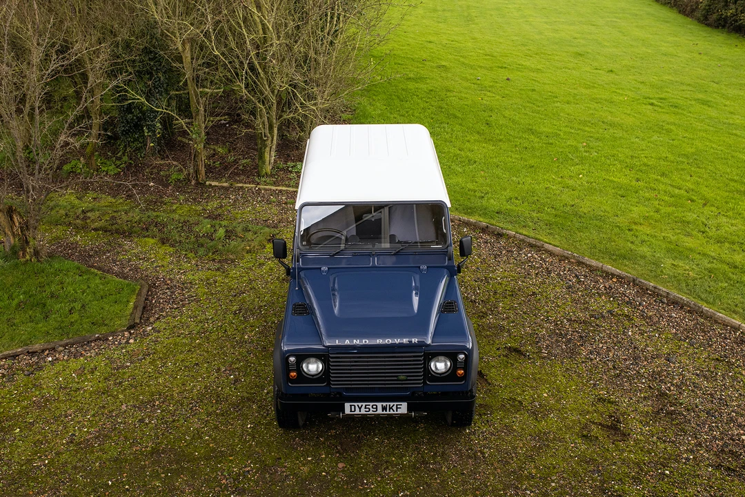 2010 Land Rover Defender 90 - Image 16 of 31