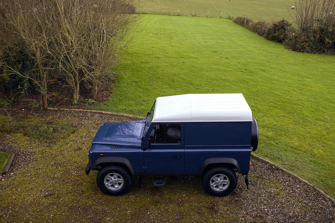 2010 Land Rover Defender 90 - Image 18 of 31