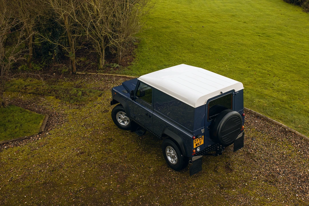 2010 Land Rover Defender 90 - Image 19 of 31