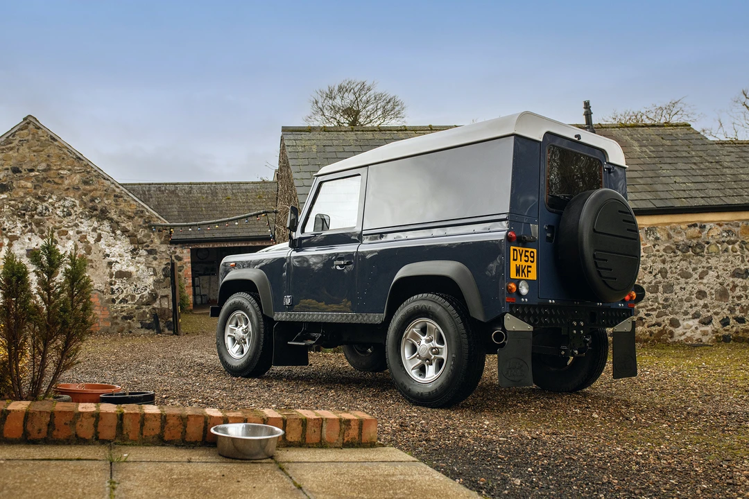 2010 Land Rover Defender 90 - Image 21 of 31