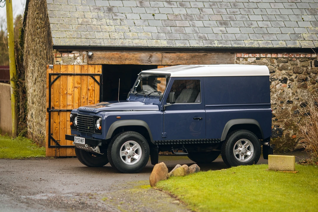 2010 Land Rover Defender 90 - Image 22 of 31