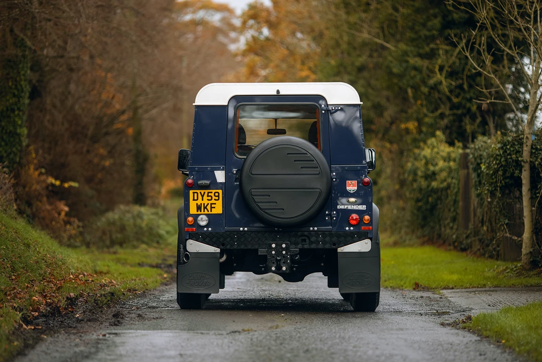 2010 Land Rover Defender 90 - Image 23 of 31