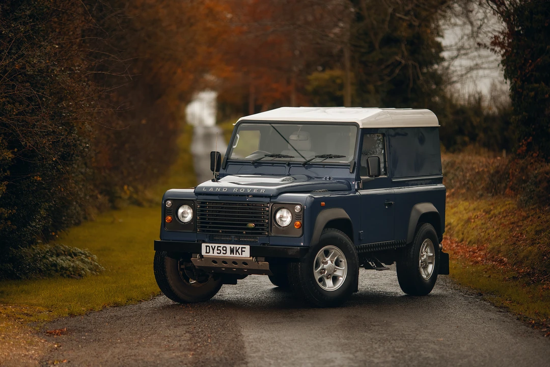 2010 Land Rover Defender 90 - Image 27 of 31