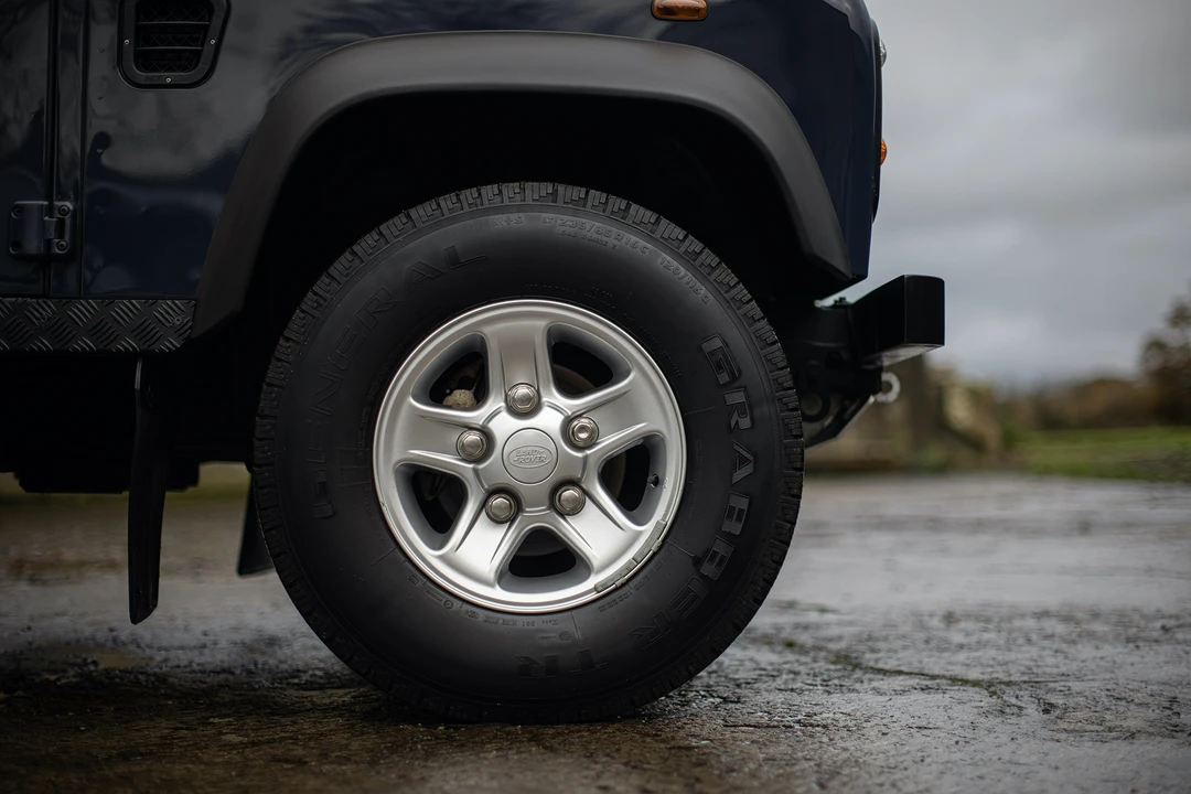 2010 Land Rover Defender 90 - Image 30 of 31