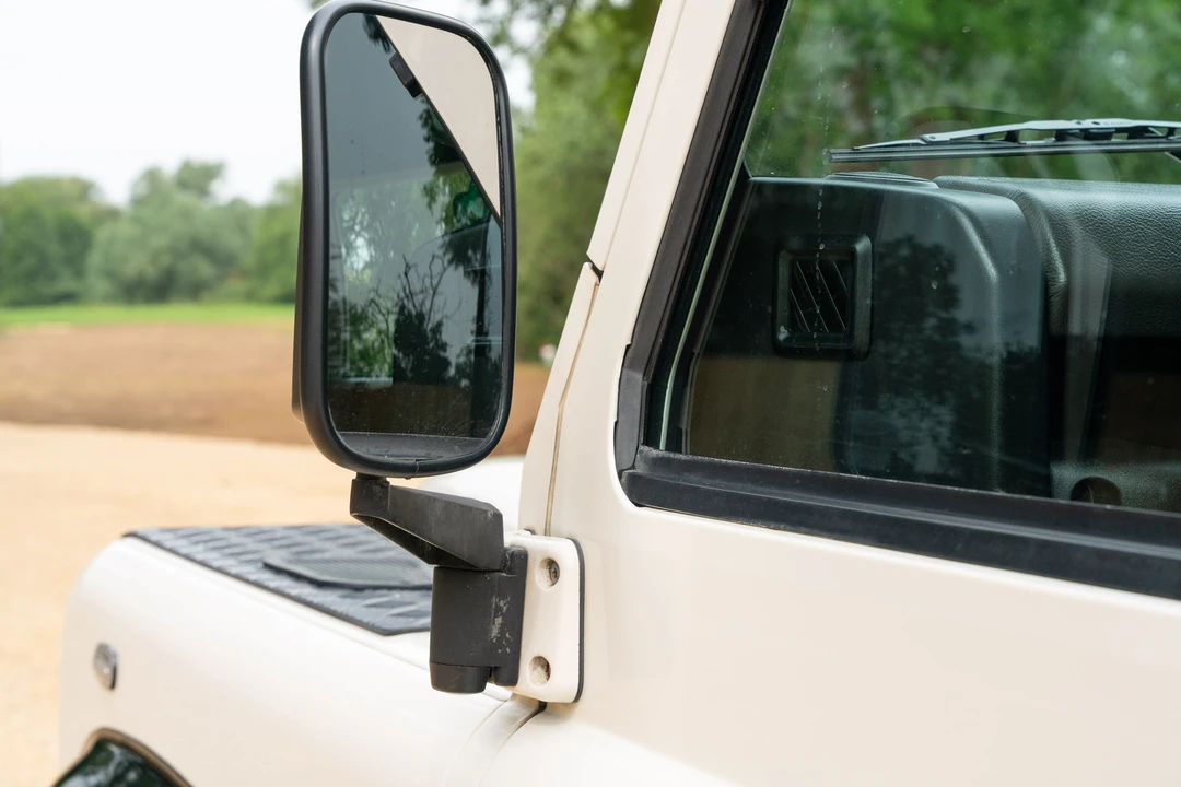 2010 Land Rover Defender 90 - Image 27 of 31