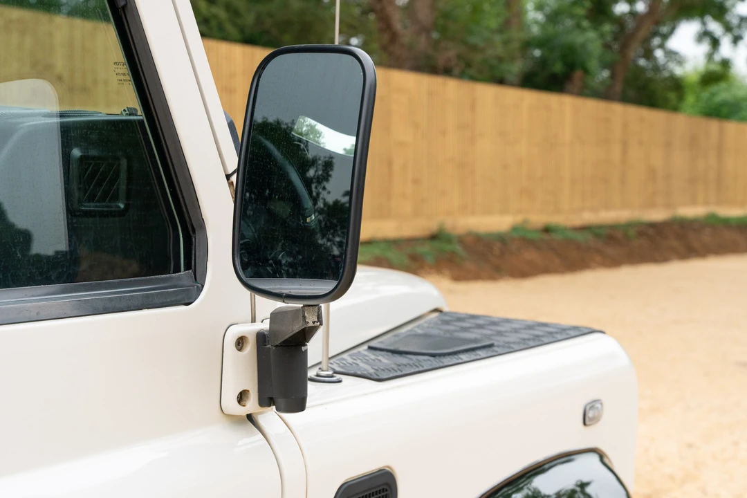 2010 Land Rover Defender 90 - Image 28 of 31