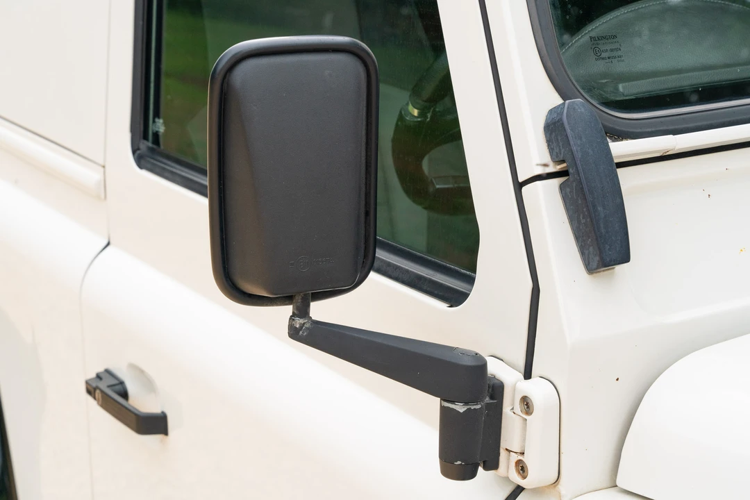 2010 Land Rover Defender 90 - Image 30 of 31