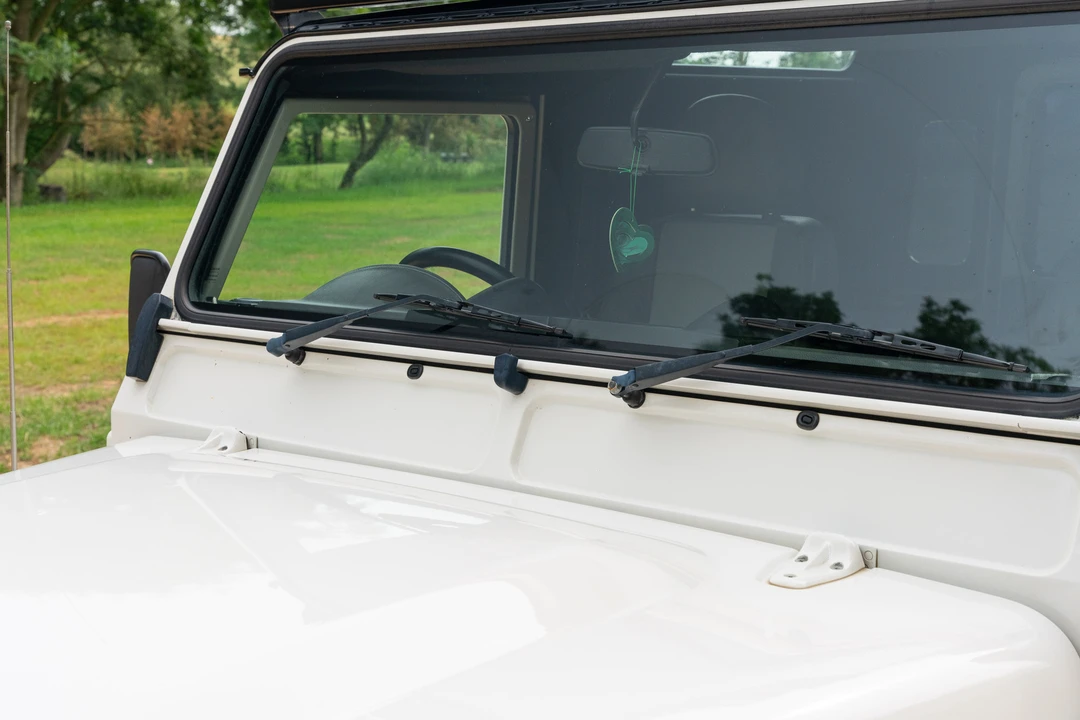 2010 Land Rover Defender 90 - Image 29 of 31