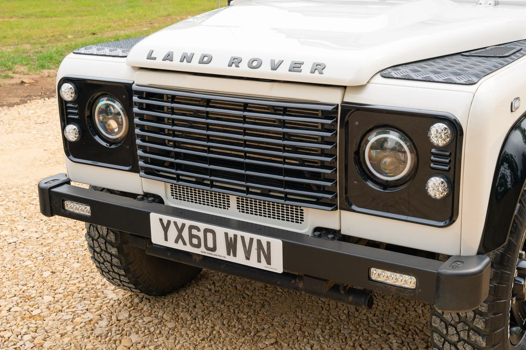 2010 Land Rover Defender 90 - Image 16 of 31