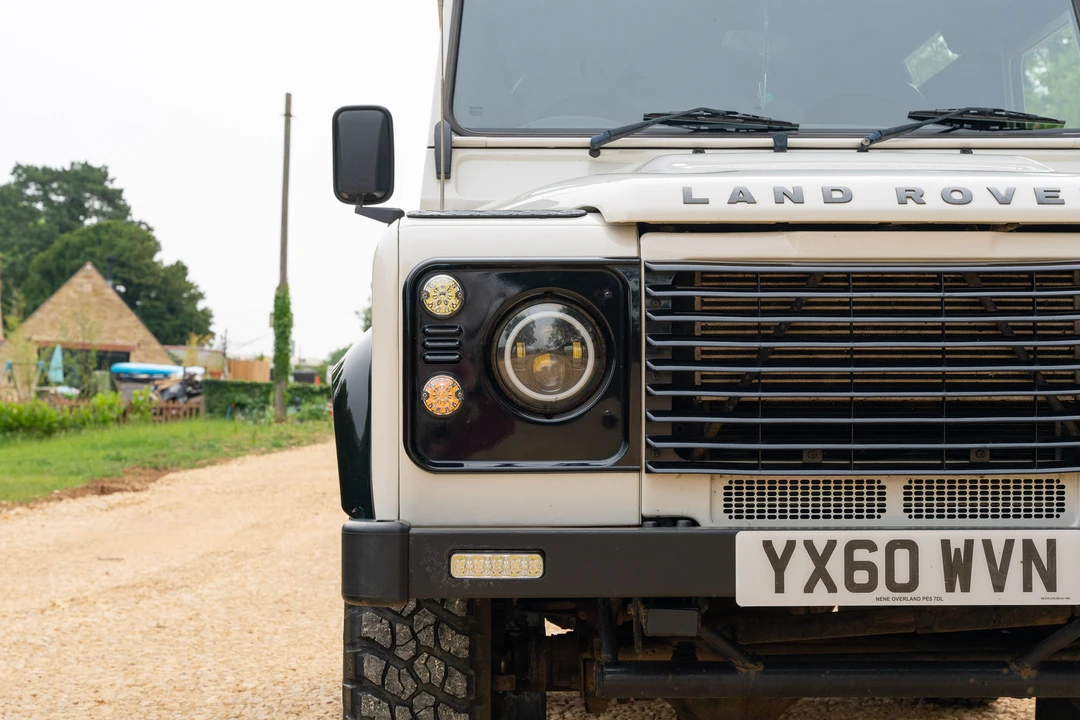 2010 Land Rover Defender 90 - Image 20 of 31