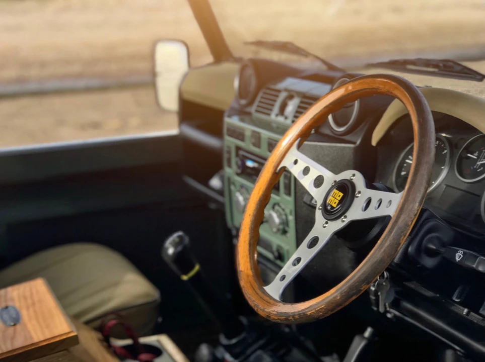 2010 Land Rover Defender 90 - Image 24 of 31