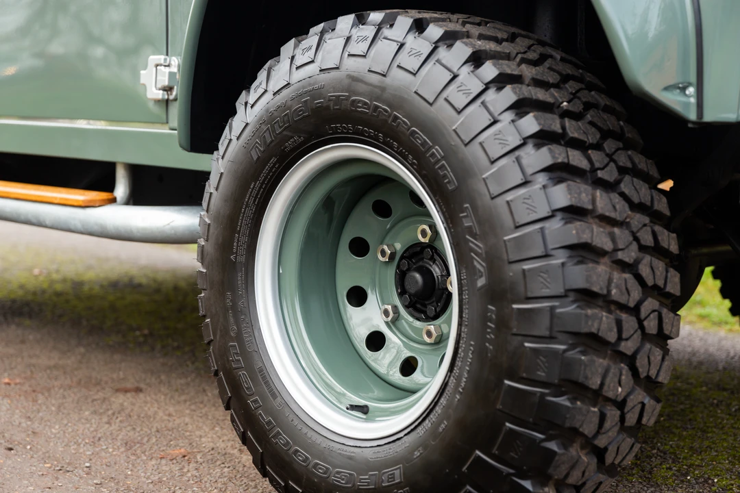 2010 Land Rover Defender 90 - Image 28 of 31