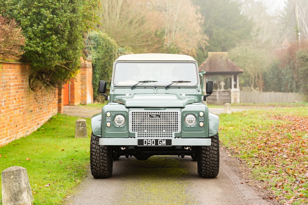 2010 Land Rover Defender 90 - Image 12 of 31