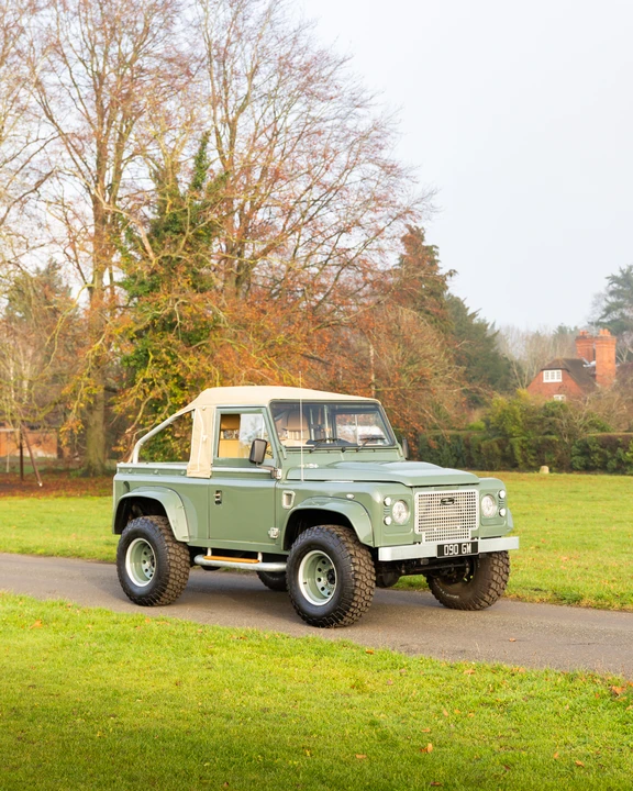2010 Land Rover Defender 90 - Image 24 of 31