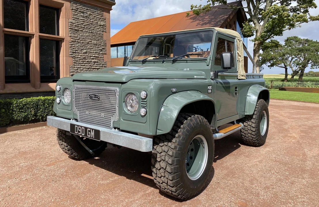 2010 Land Rover Defender 90 - Image 2 of 31